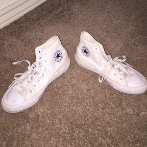 ALL WHITE CONVERSE