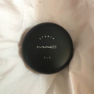 Studio Fix Mac powder NW20