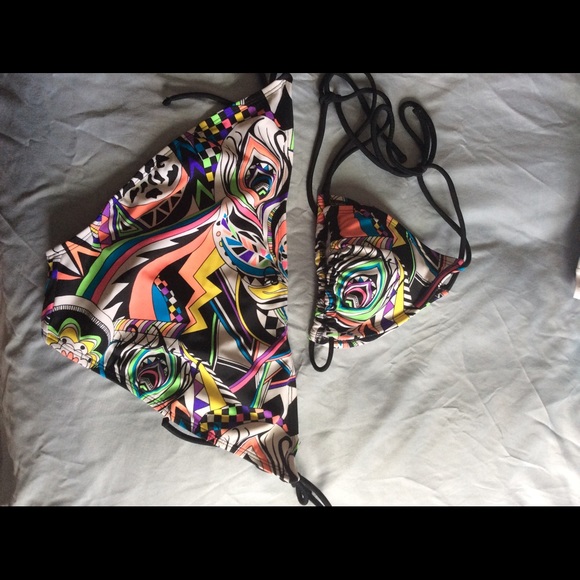 String bikini - Picture 3 of 3