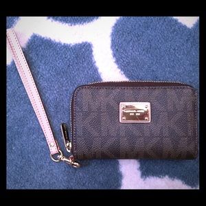 Michael Kors iPhone Wristlet