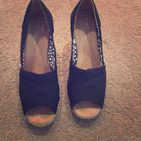 Toms wedges