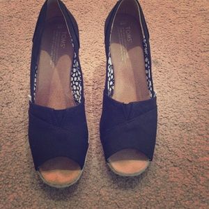 Toms wedges