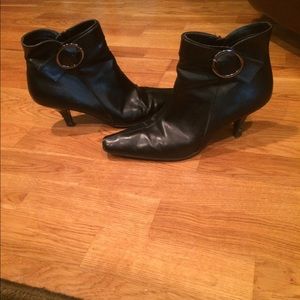 Black boots- good condition