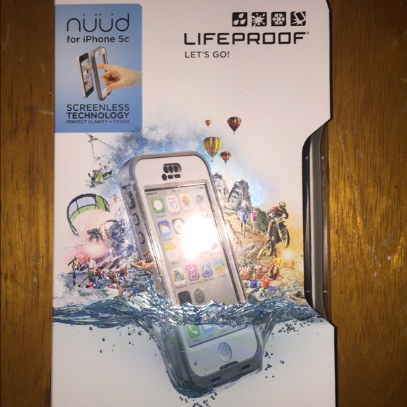 nüüd LIFEPROOF case