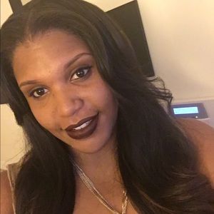 Meet your Posher, Sarina