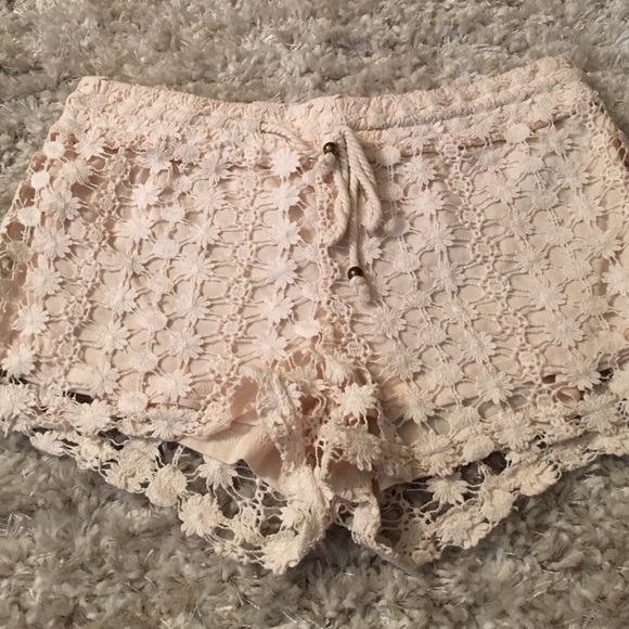 Size small forever 21 shorts - Picture 2 of 2