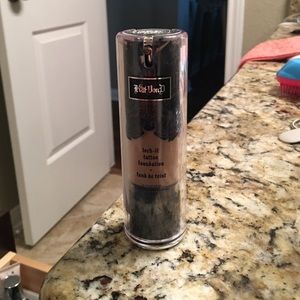 KAT VON D LOCK IT TATTOO FOUNDATION