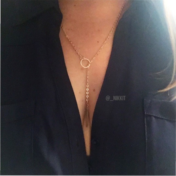 Delicate gold circle necklace 💛