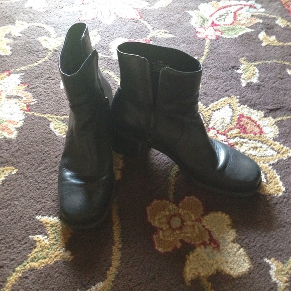 square-heeled leather boots