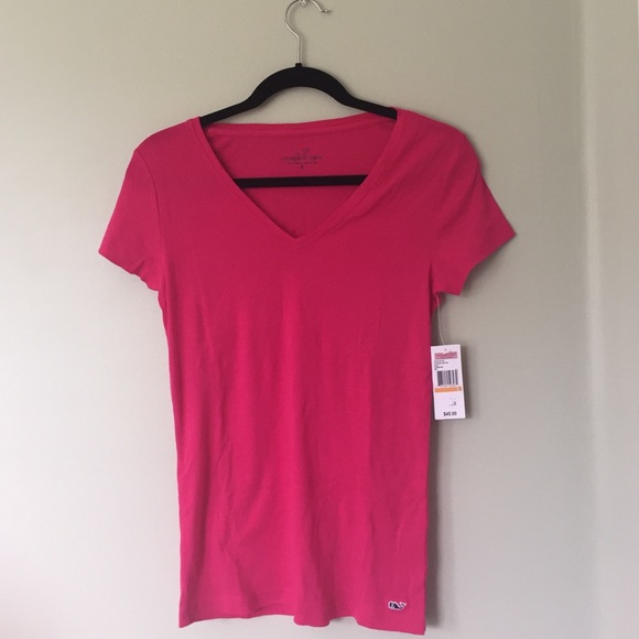 Vineyard Vines v-neck tee