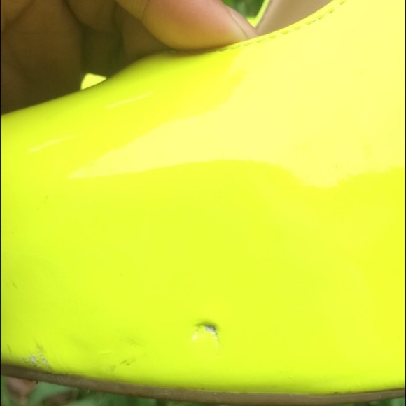 Neon shoes - Picture 3 of 4