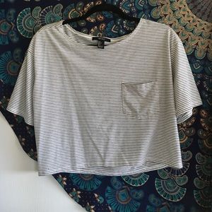 Crop tee with pocket and shorts❤️