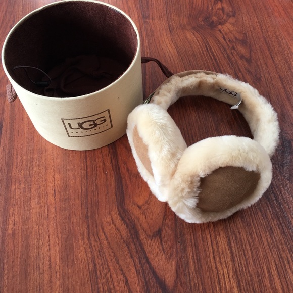UGG Accessories - 💥SALE💥 Amazing Ugg Earmuffs