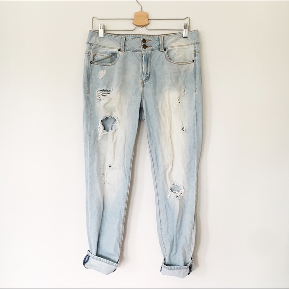 Destroyed denim boyfriend jeans