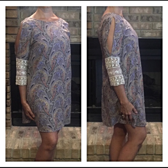 🌺SALE🌺Paisley Cold Shoulder Lace Dress Small - Picture 3 of 4