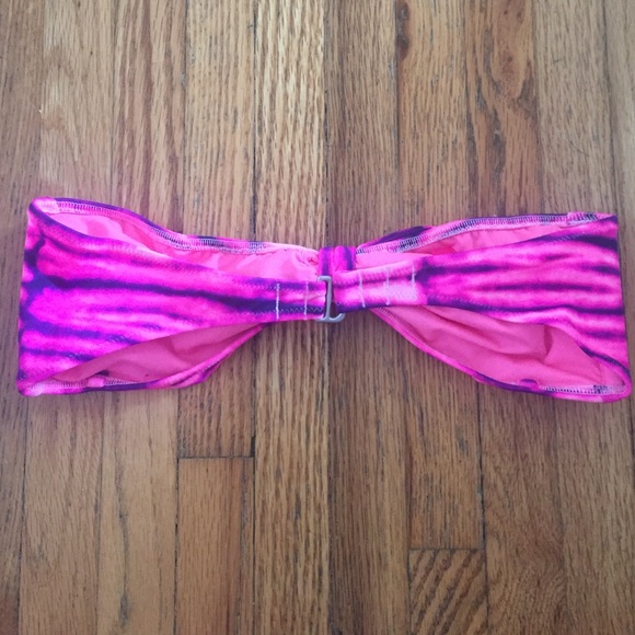 Victoria Secret Bikini Top - Picture 2 of 3