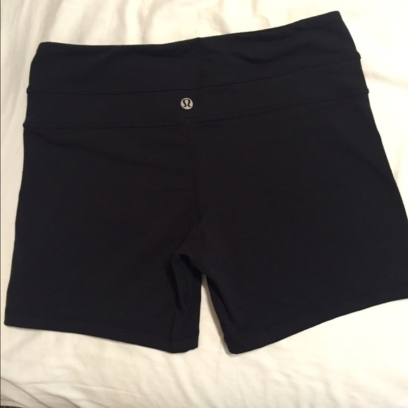 Vintage Lululemon groove shorts in black