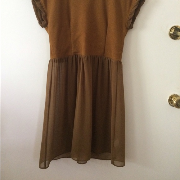 Open back golden-yellow top or dress - Picture 3 of 4