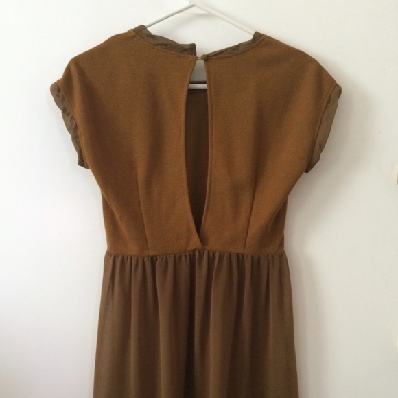 Open back golden-yellow top or dress - Picture 4 of 4