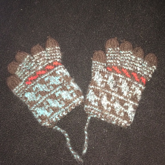 Crochet winter gloves