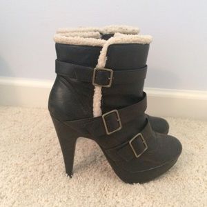 Brown heeled bootie size 7