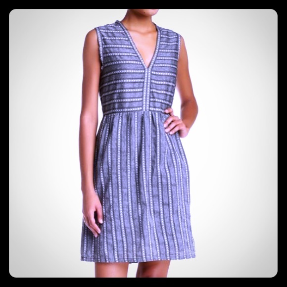 NWT Max Studio Embroidered V-neck Shift Dress