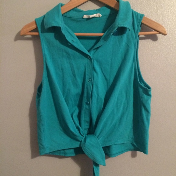 Button down tie top - Picture 2 of 4