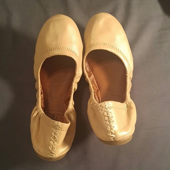 Lucky Brand nude flats