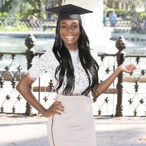 Meet your Posher, Desiree