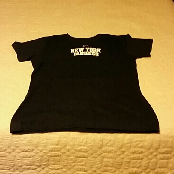 Womens Ny Yankees fitted tshirt
