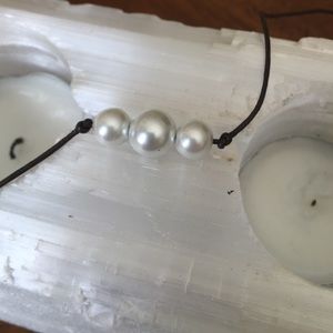 triple white pearls Choker