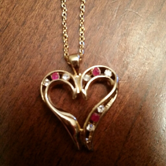 costume jewerly heart necklace