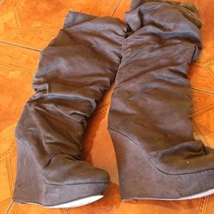 Wedge scrunch boots