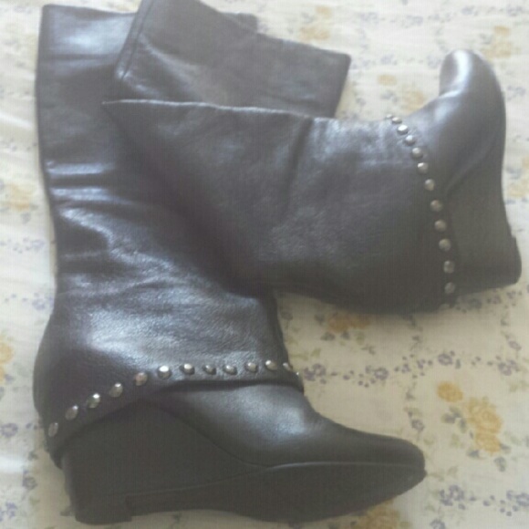 Leather boots
