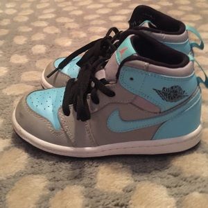 Toddler boys Nike sneaker size 9