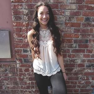 Meet your Posher, Jasmine