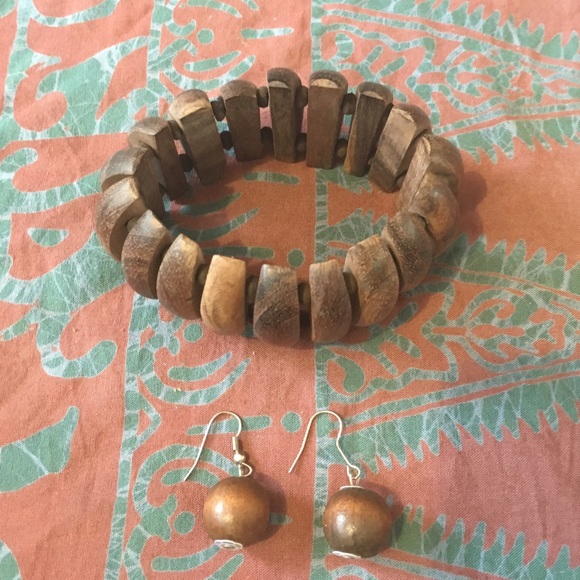 Handmade Bracelet and earrings set.