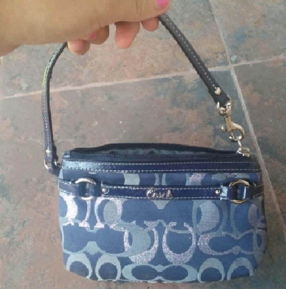 Coach Purse ♡♡♡ - Picture 2 of 4