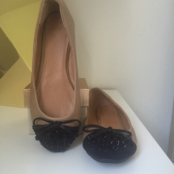 Studded toe nude and black flats -- size 5