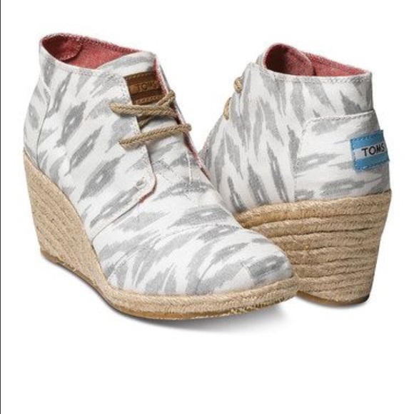 Toms Desert Gray Ikat Wedges