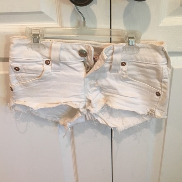 TRUE RELIGION white shorts