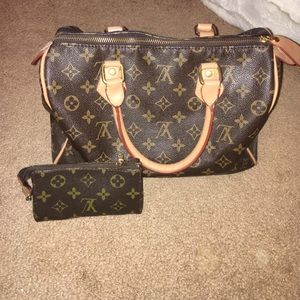 Knock off Louis Vuitton bag w/ matching coin purse