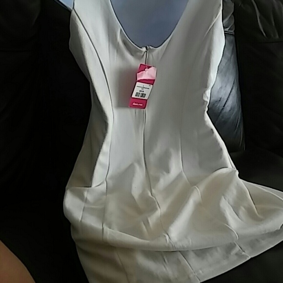 Dress - Picture 2 of 4