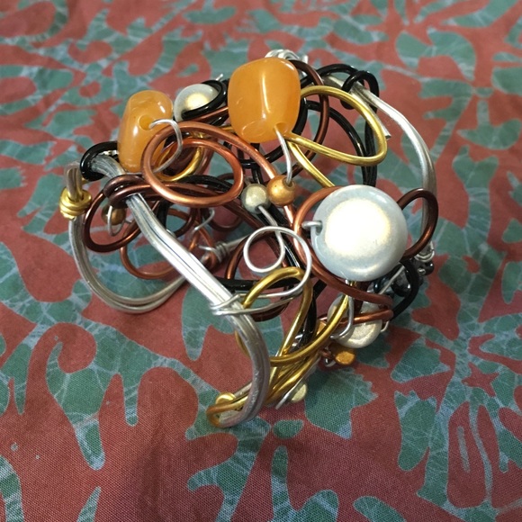 Handmade wire and stones bracelet. - Picture 2 of 4