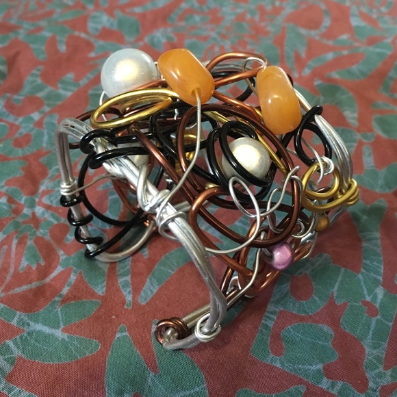 Handmade wire and stones bracelet. - Picture 3 of 4