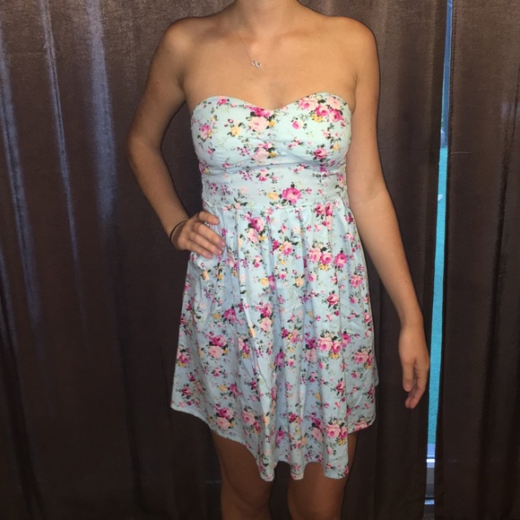 Blue floral strapless dress, sweetheart neckline