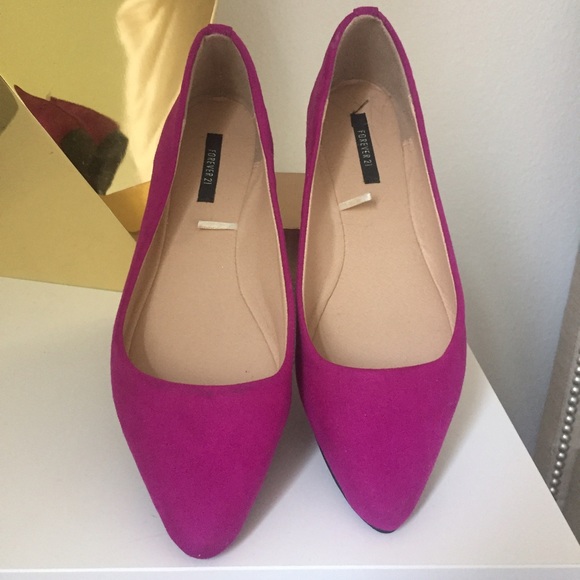 Magenta pointy flats -- size 5.5