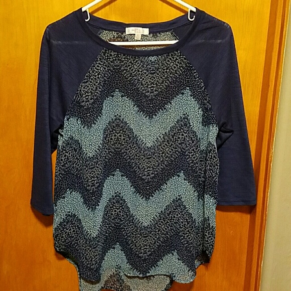 Adorable quarter sleeved sheer top! Size XL!