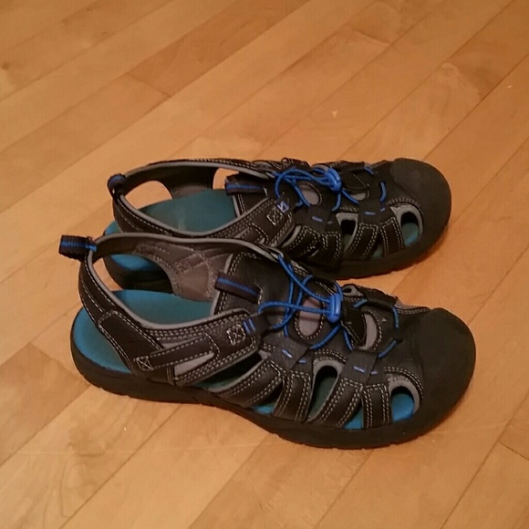 Boys sandals