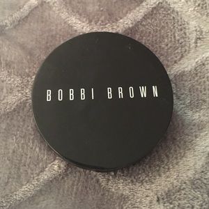 Bobbi Brown Bronzing Powder in Golden Light 1